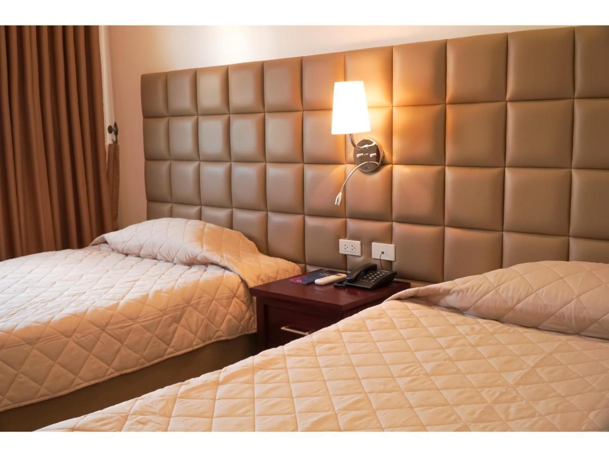 M28 Hotel And Apartments Кесон Сити Екстериор снимка
