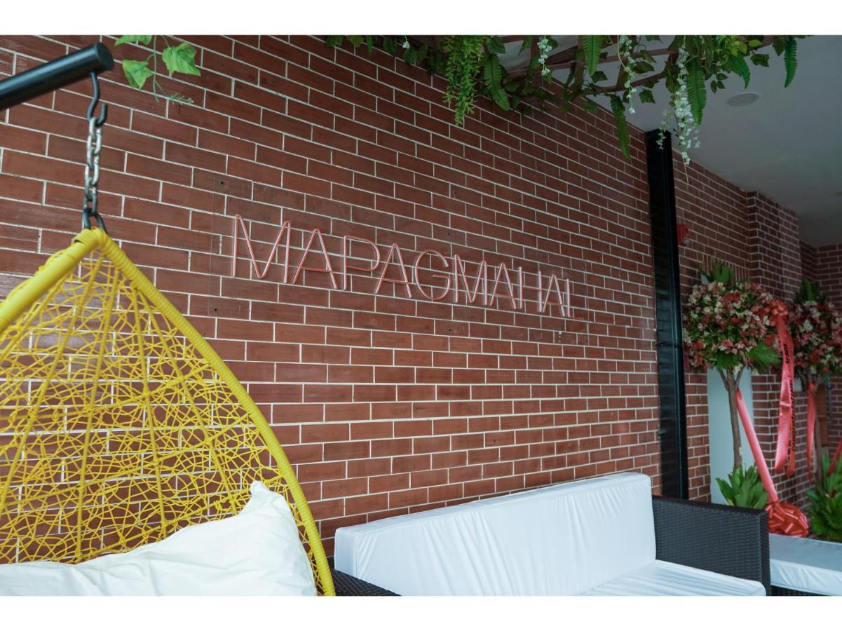 M28 Hotel And Apartments Кесон Сити Екстериор снимка